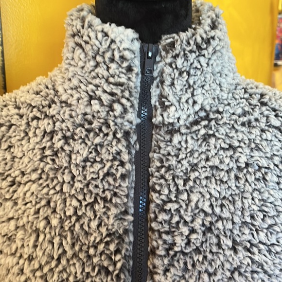 Garage Teddy Coat - Picture 2 of 11